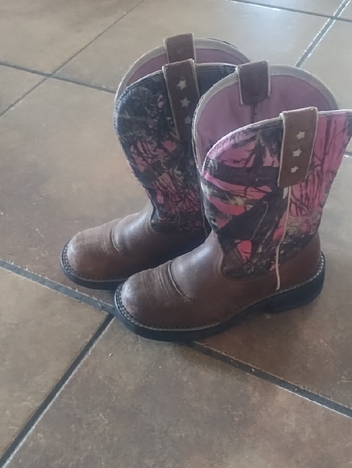 #0050 Ariat Brown Leather & Pink Camo Kids Western Boots